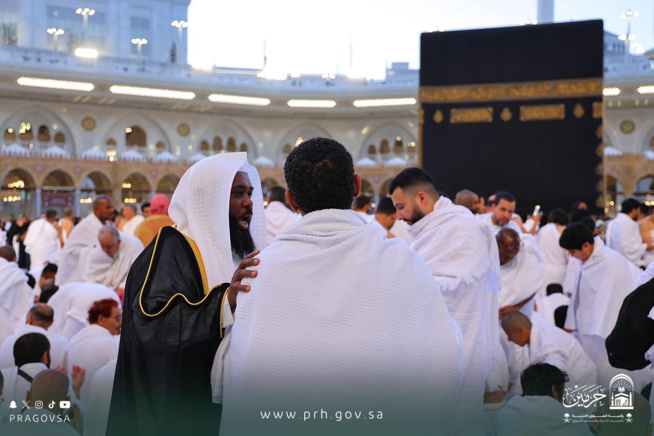 رئاسة الشؤون الدينية تعزّز جاهزيتها ليوم الجمعة بخدمات رقمية وميدانية متكاملة في الحرمين الشريفين